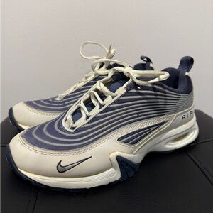 Beautiful Vintage Nike Cross Training
Air Max Sneakers Women's US 6.5